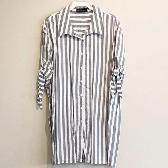 🍁HP🍁 LAST 2: Lightweight Blue & White Stripe Top - Picture 3 of 3